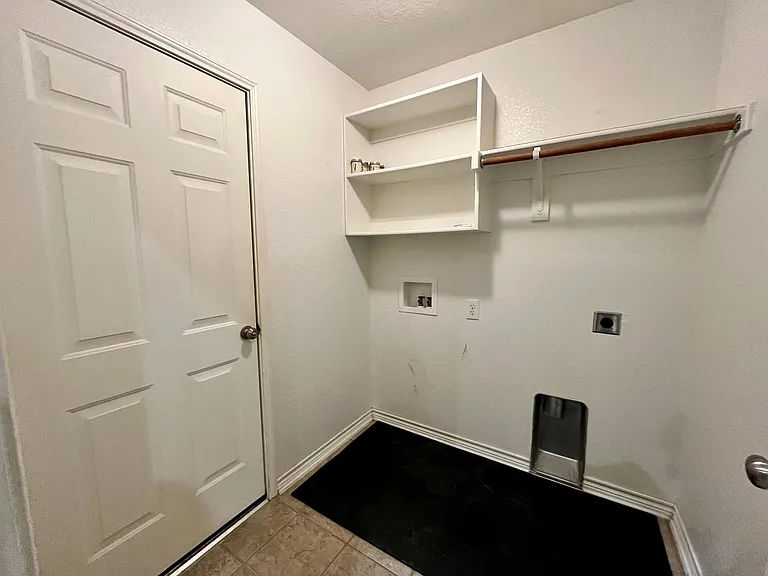 3504 Northpointe Dr — Photo 9