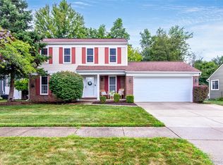 45234 Prestbury Rd, Canton, MI 48187