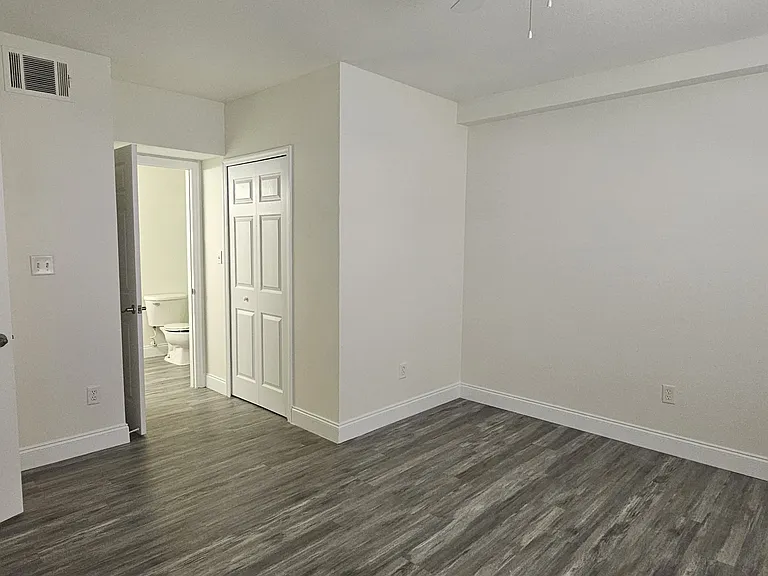 521 Villa Del Sol Cir #1-102 — Photo 14