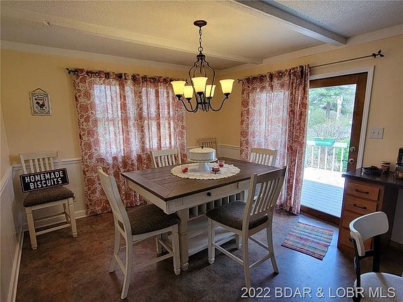 3rd image of 107 Moreau Dr