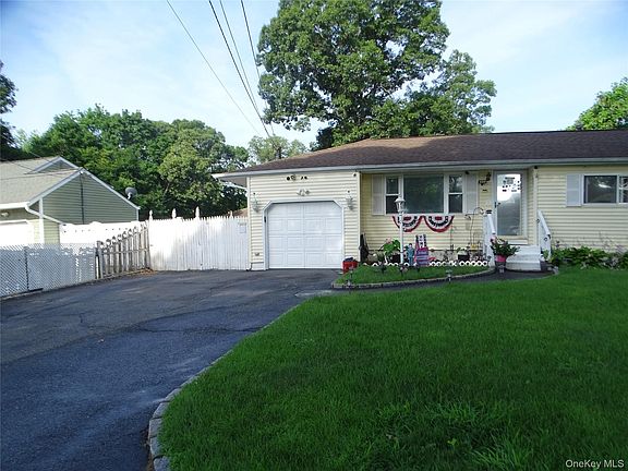 2nd image of 22 Newtown Avenue