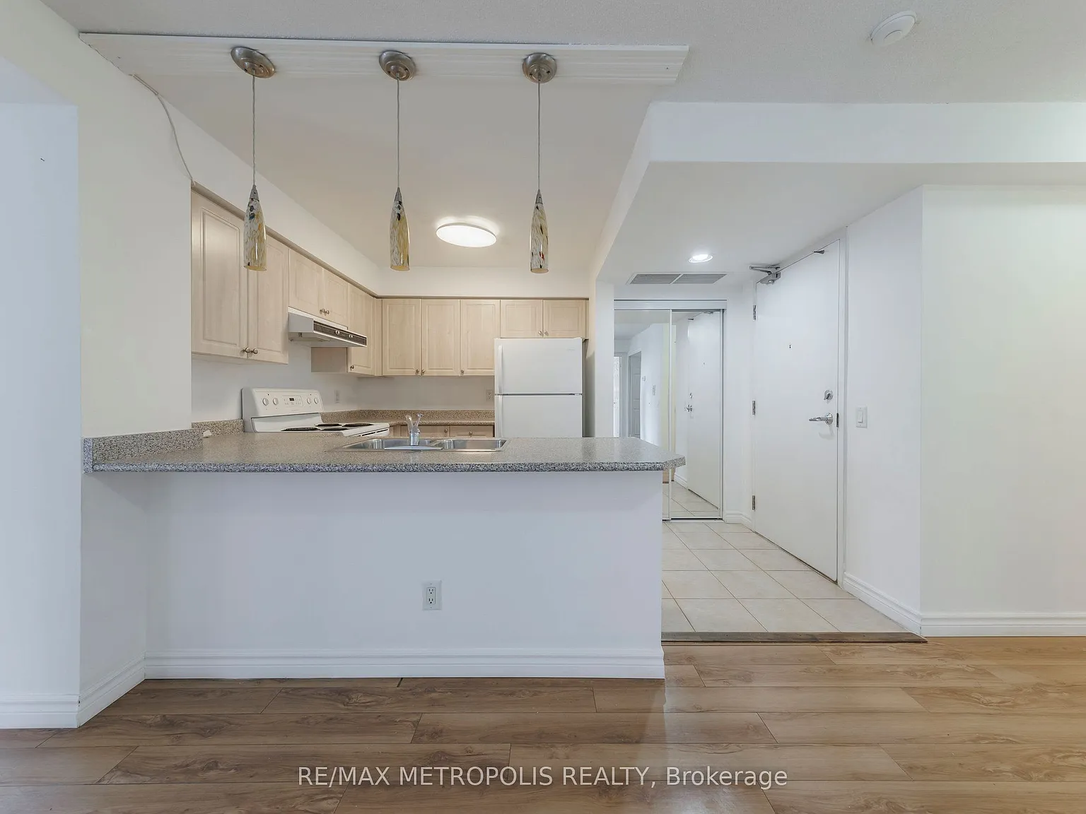 3 bed, $2,950 — Photo 4