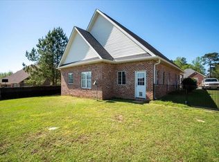 647 Trails End Cir, Bonaire, GA 31005