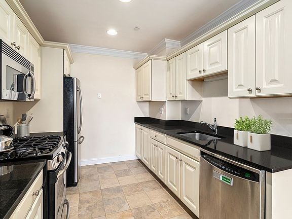 2nd image of 142 Bigelow St Unit 203