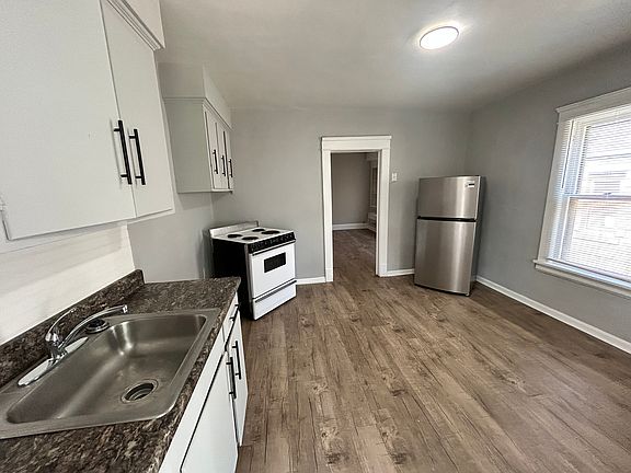 3rd image of 6632 Fleet Ave #Up