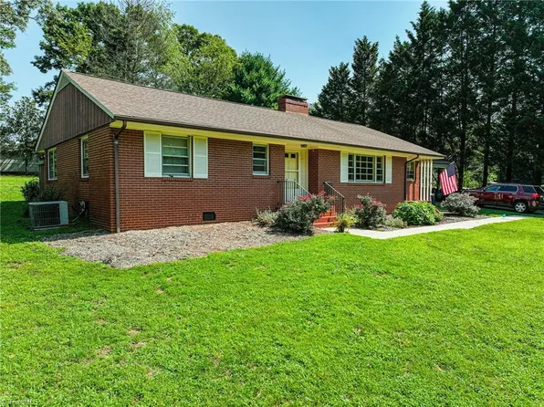 (undisclosed Address), Mount Airy, NC 27030