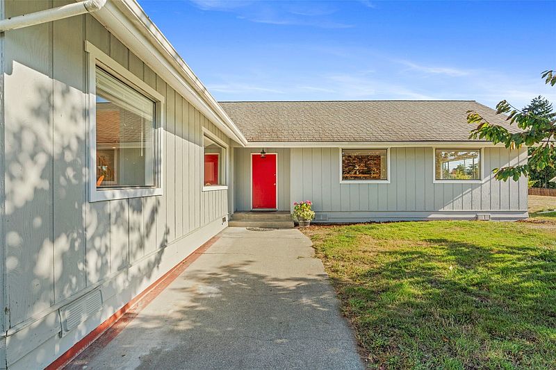 2nd image of 530 W Runnion Road