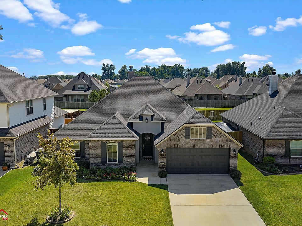 1st image of 115 Livingston Dr