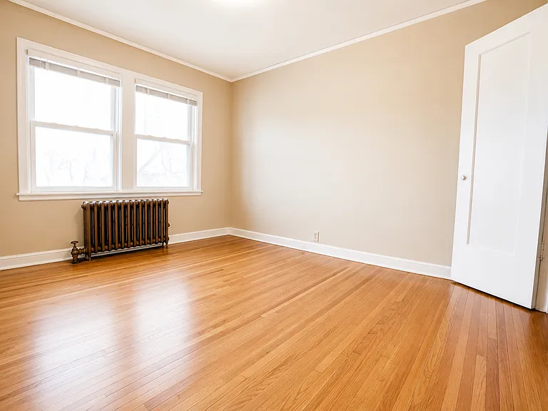 Grand Ave Apartments — Photo 7