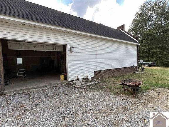 4th image of 670 Sheehan Bridge Rd