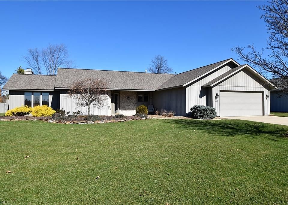 1st image of 32520 Briarwood Dr