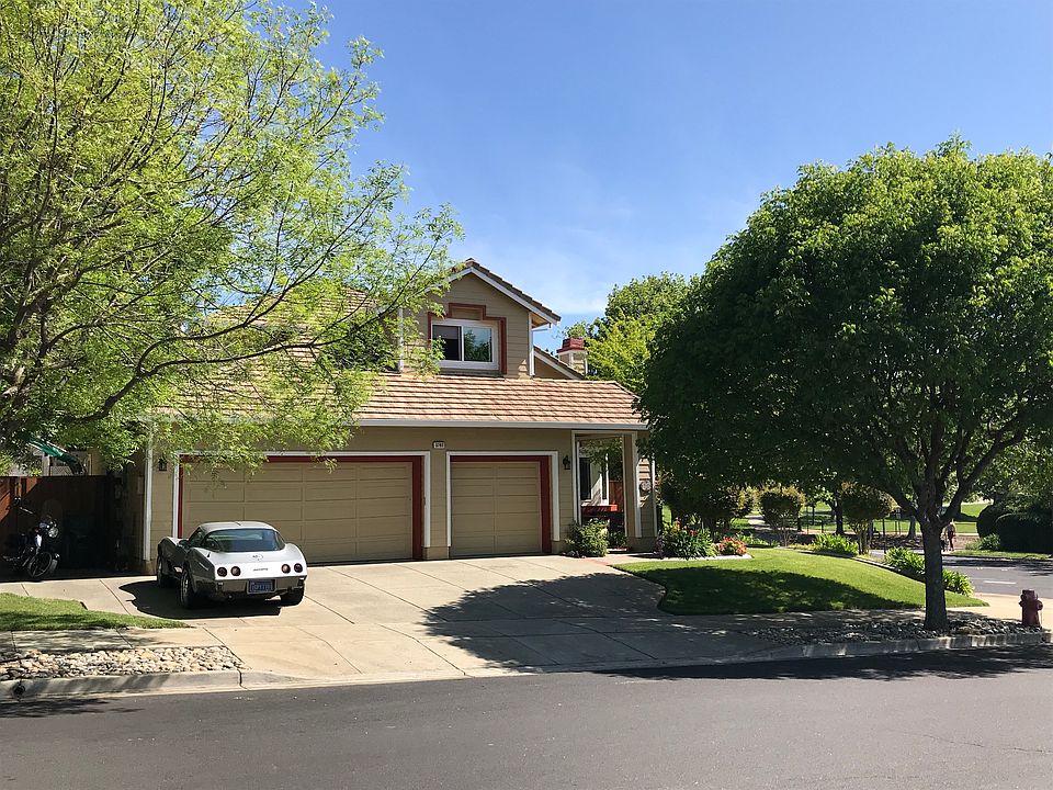 2nd image of 3792 Valley View Way