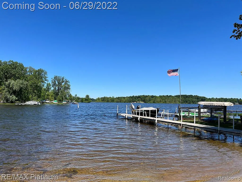 11476 Patterson Lake Dr photo 1