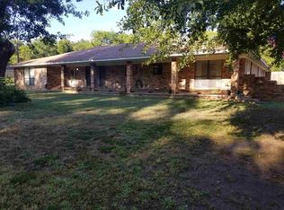 1106 N Culver St, Gladewater, TX 75647