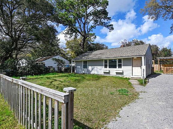 2nd image of 3116 Matipan Ave