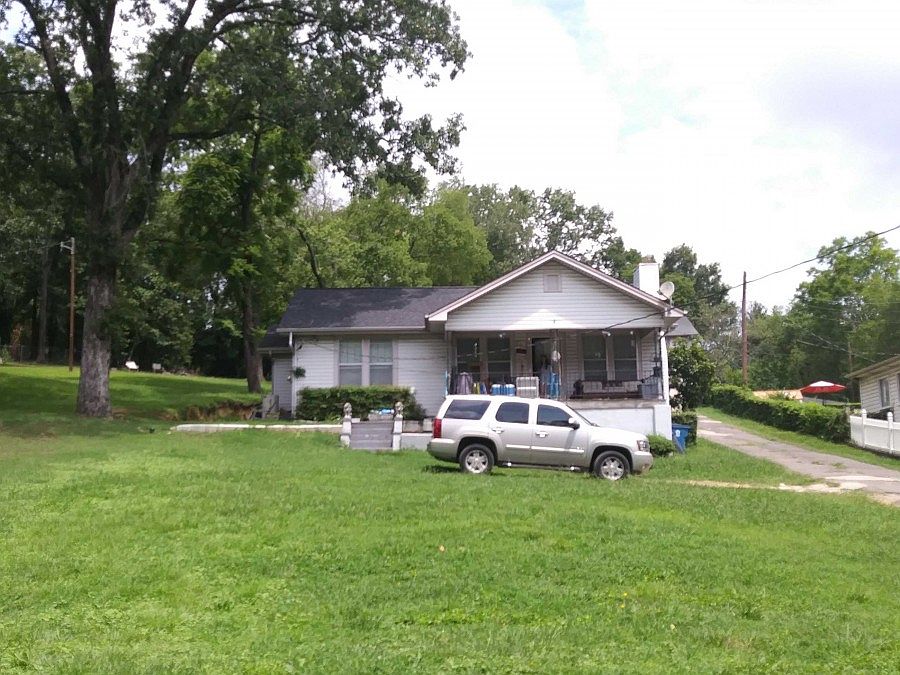 1st image of 184 School St