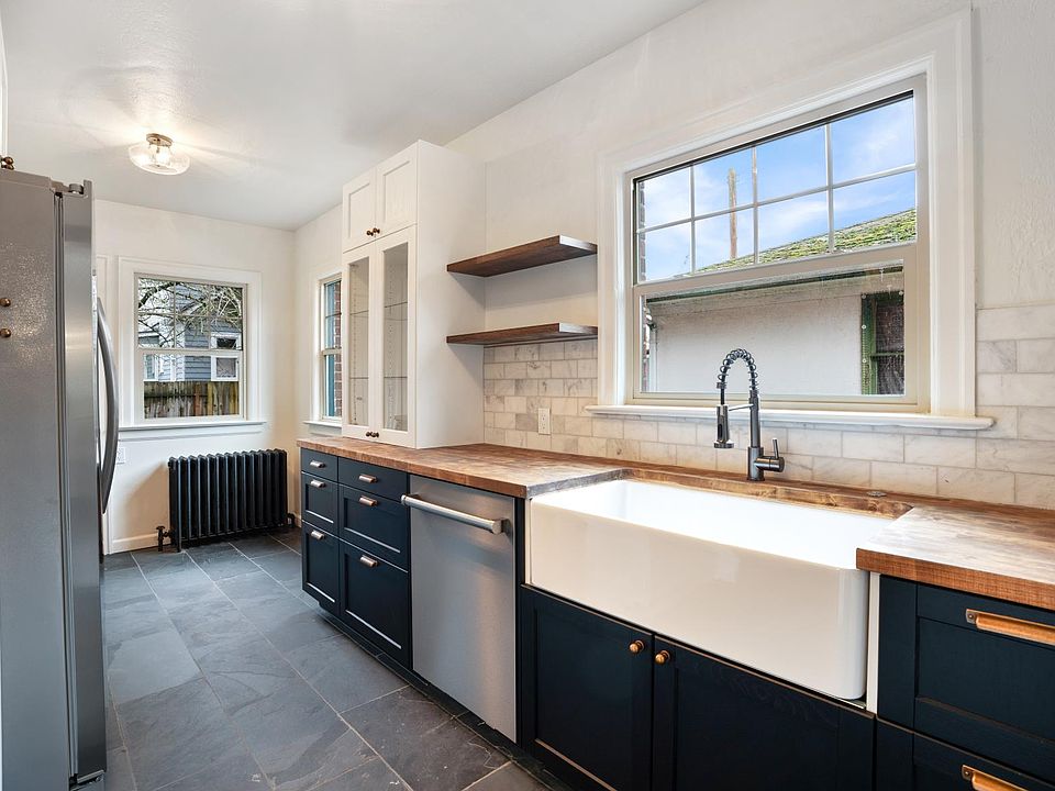 1st image of 829 Warren Ave