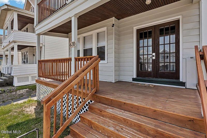 5th image of 630 N Pearl Street