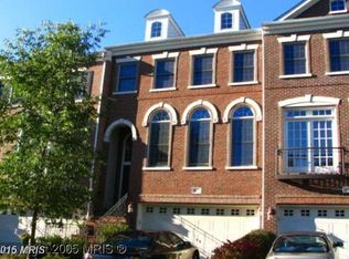 10357 Fitzpatrick Ln, Oakton, VA 22124