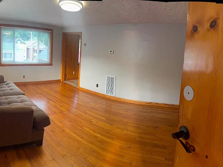 605 Hambley Blvd #B — Photo 5