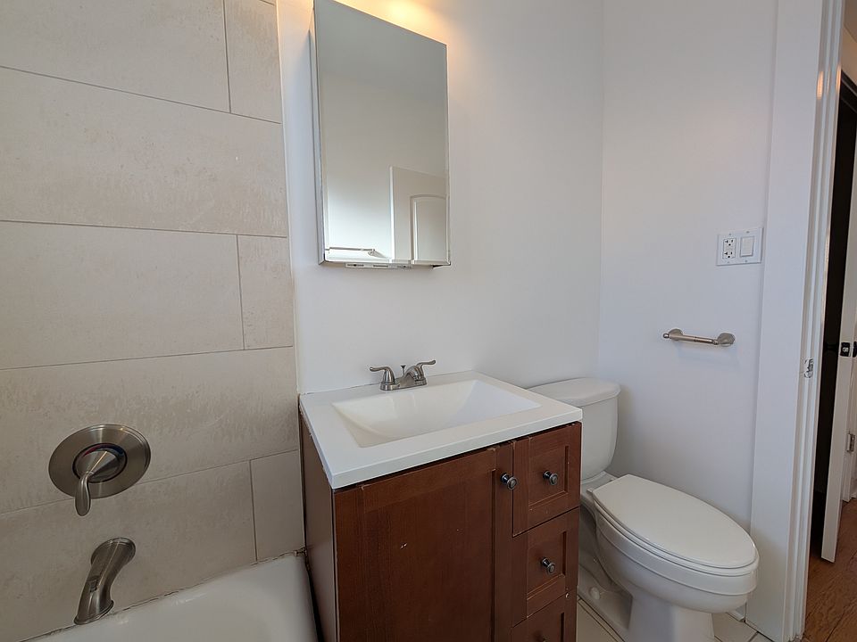 1st image of 4034 N Ashland Ave #W3
