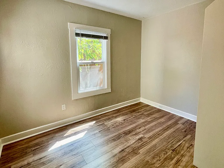office/bonus room