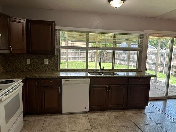 4th image of 4905 Avery Cir