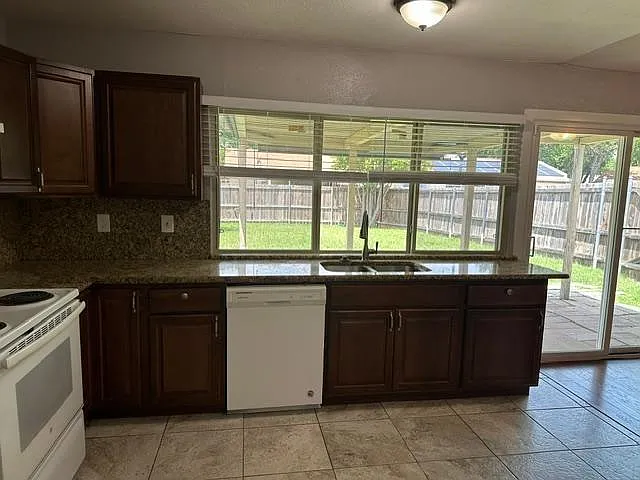 4905 Avery Cir — Photo 4