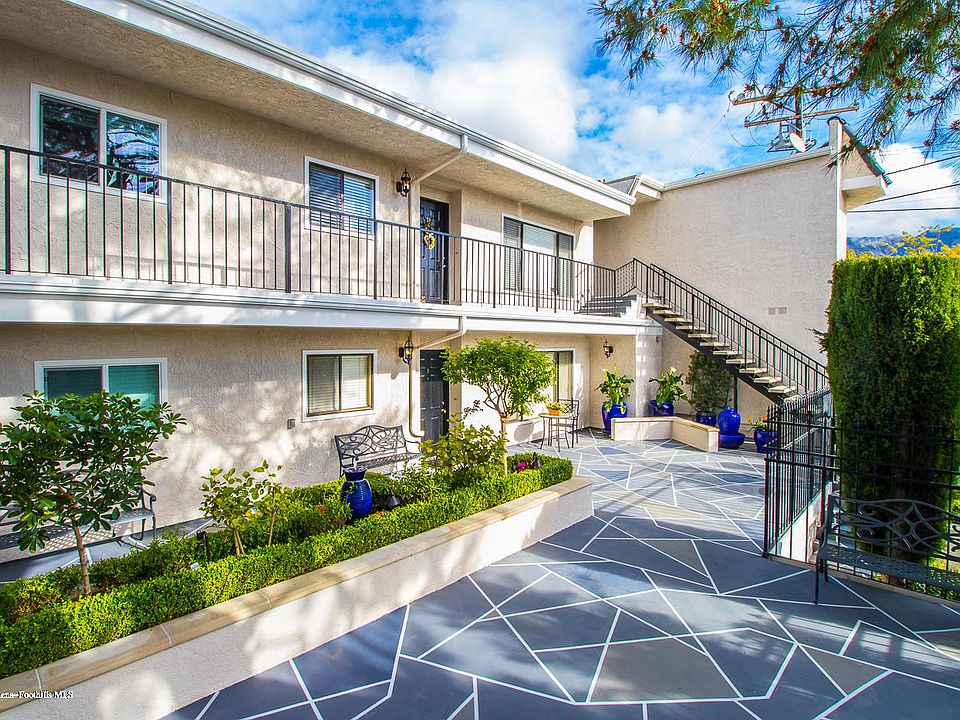 1st image of 3000 Honolulu Ave #11
