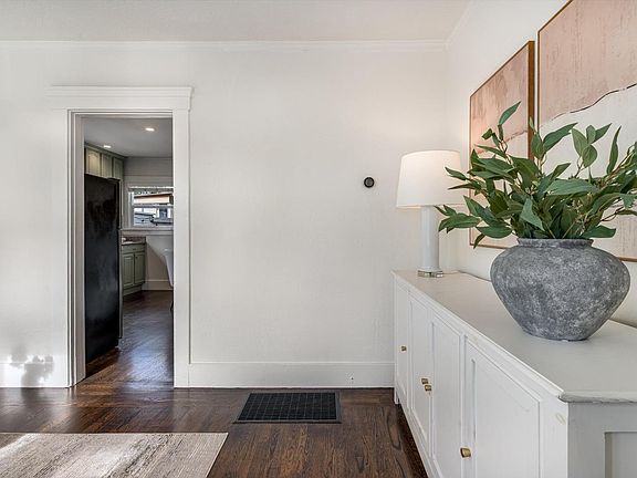 4th image of 3661 Loma Vista Avenue