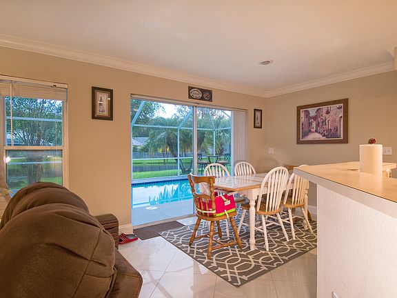 2nd image of 555 Lake Cypress Cir