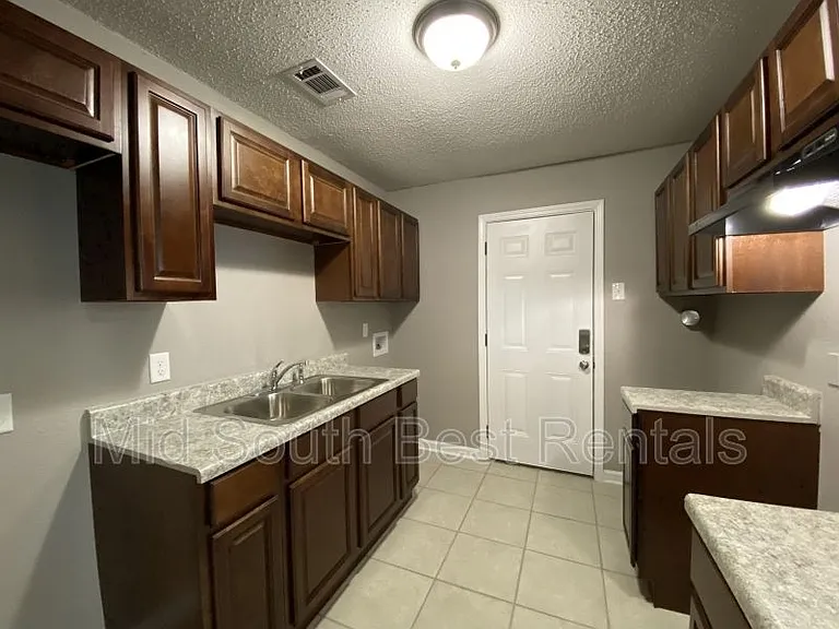 2769 Jolson Ave — Photo 3