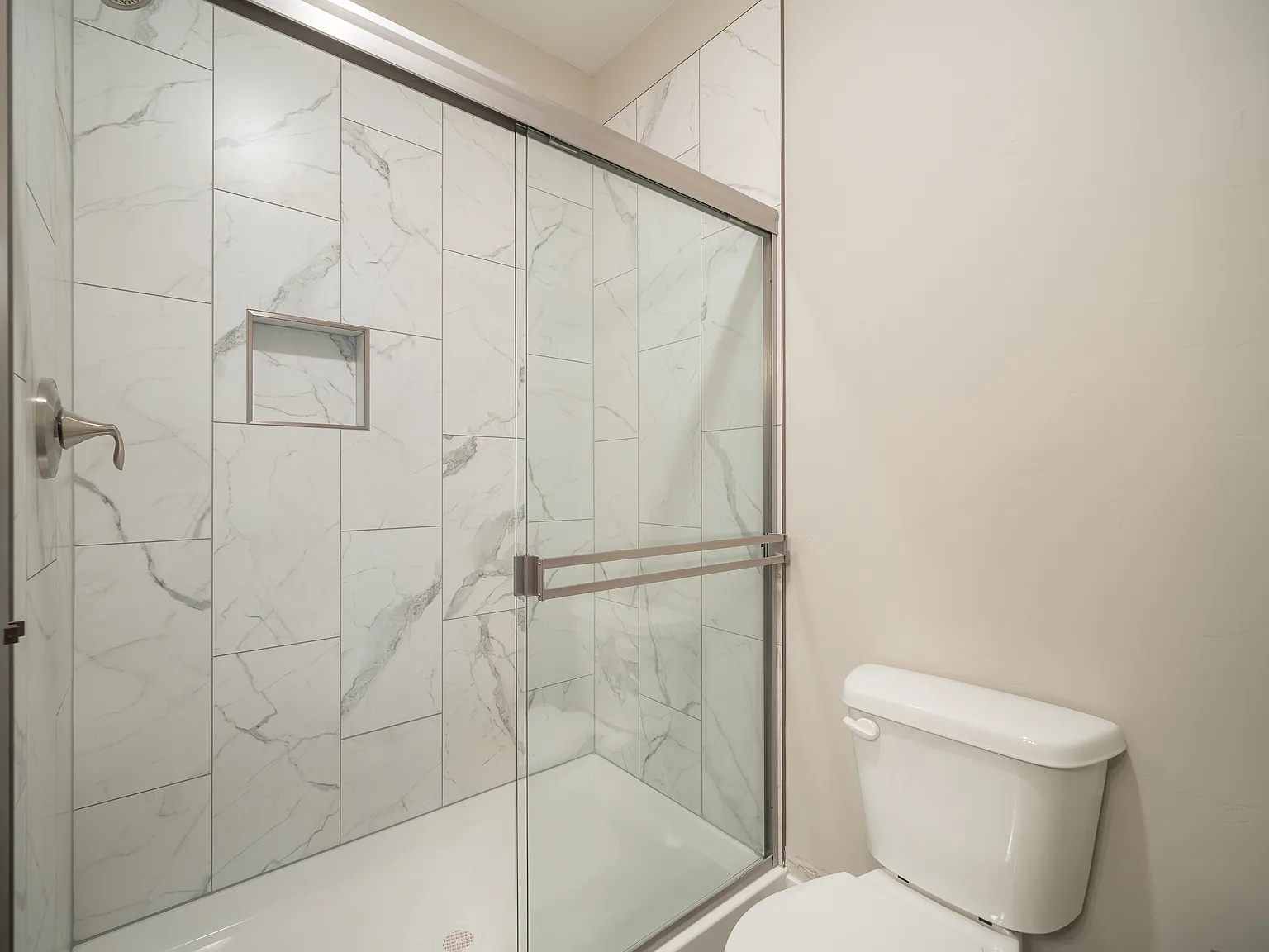 3 bed, 2.5 bath, 1437 sqft, $1,745 — Photo 4
