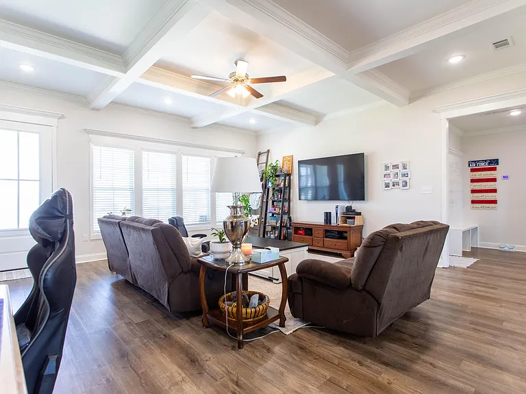 3921 Countess Ct — Photo 4