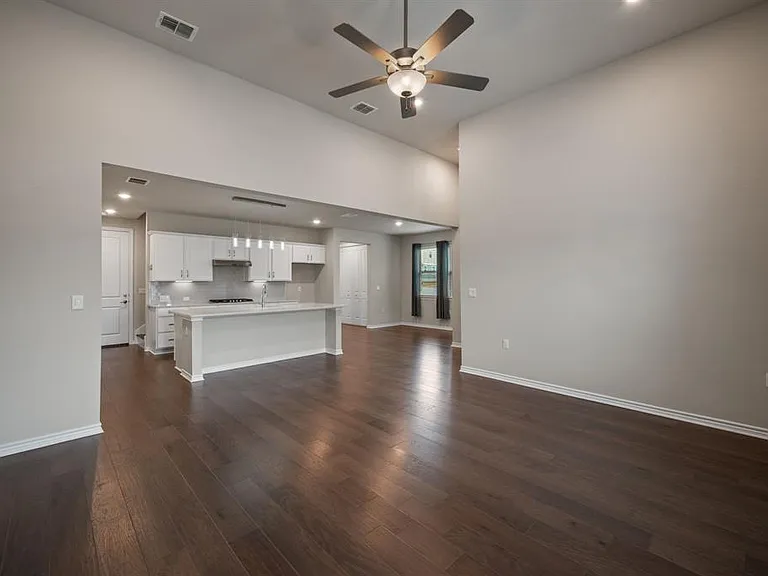 305 Bolivar Way #101 — Photo 13