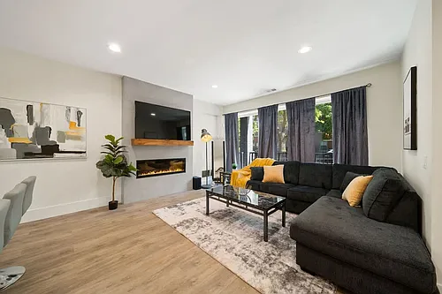 2110 W Washington Blvd #ID1261733P Photo 1