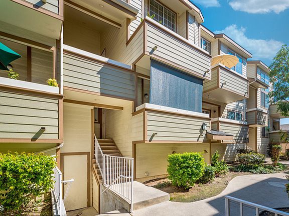 2nd image of 11150 Glenoaks Blvd Unit 72