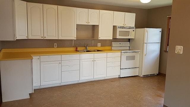 1st image of 1124 Claremont St