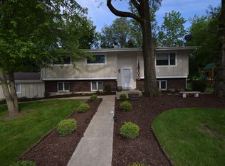 55 S Seebert St, Cary, IL 60013