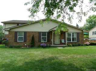 36891 Lakeview Ln, Richmond, MI
