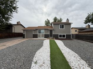 2217 Farnsworth Dr, Colorado Springs, CO 80916