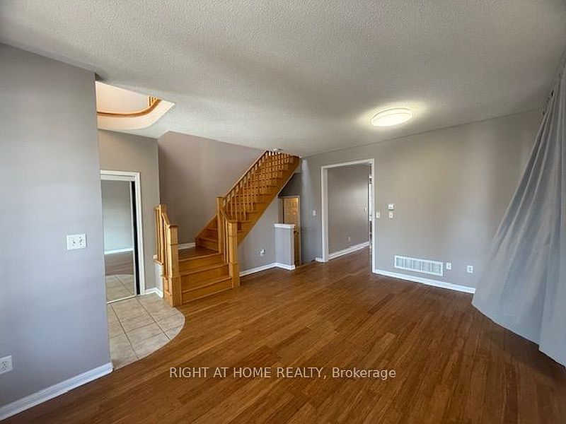 Burlington House for rent - 3 Bedrooms — photo 2