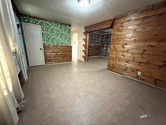 3rd image of 1079 Trinity St