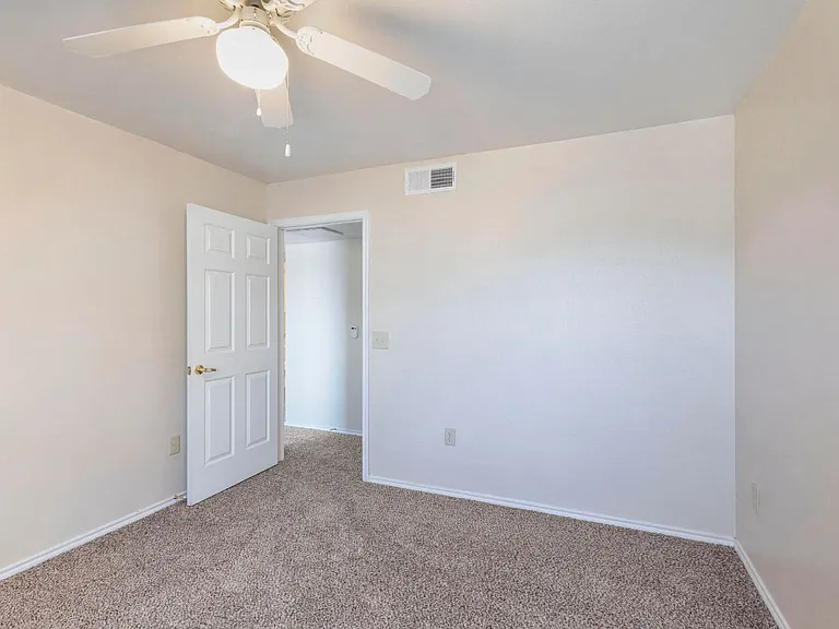 2400 Bolton Boone Dr — Photo 18
