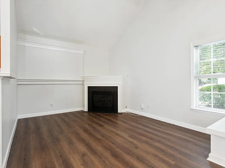 100 Kevin Ct — Photo 6