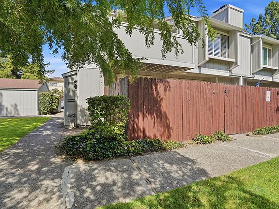 2nd image of 864 Tamalpais Avenue #A