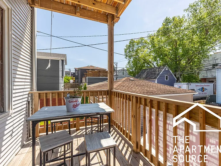 1245 W Barry Ave #B — Photo 13