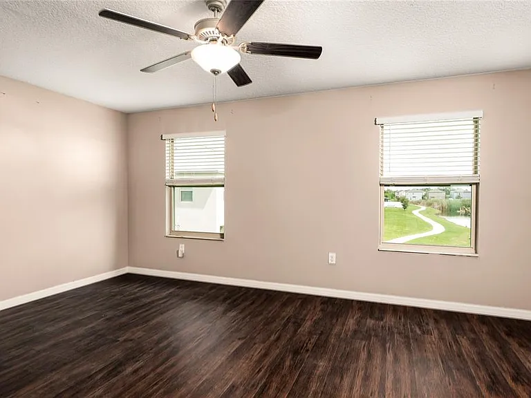 724 Royal Empress Dr — Photo 26