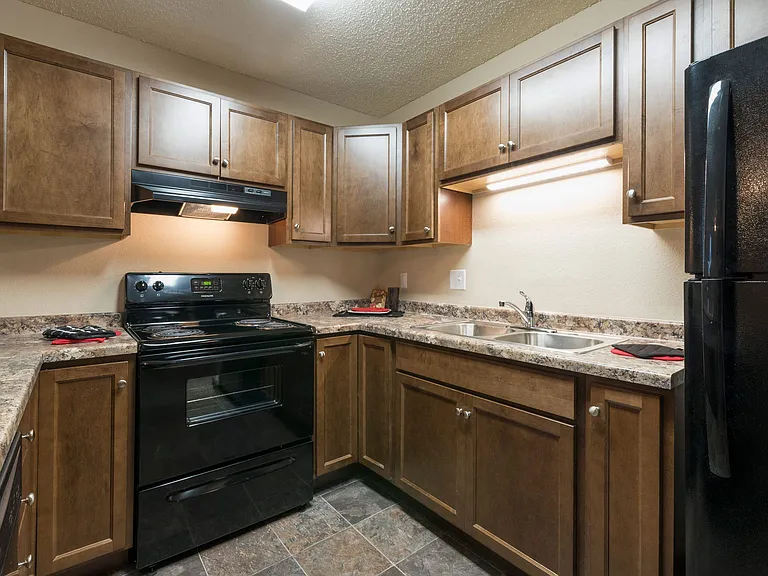 Bismarck, ND Newgate Apartments | Kitchen