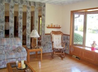 117 Armstrong Ct, Mukwonago, WI 53149